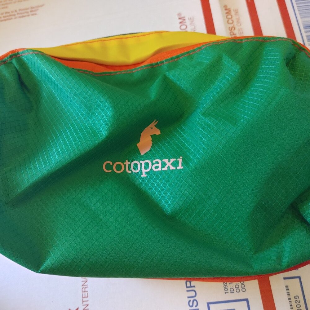 Cotopaxi Dopp Kit Toiletry Bag Makeup Cosmetic Travel Washbag